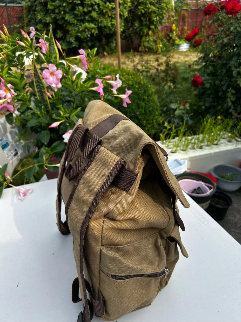 Bella Roso men’s Khaki Canvas Drawstring Backpack with Brown Trim Sz 17”x12” 8”